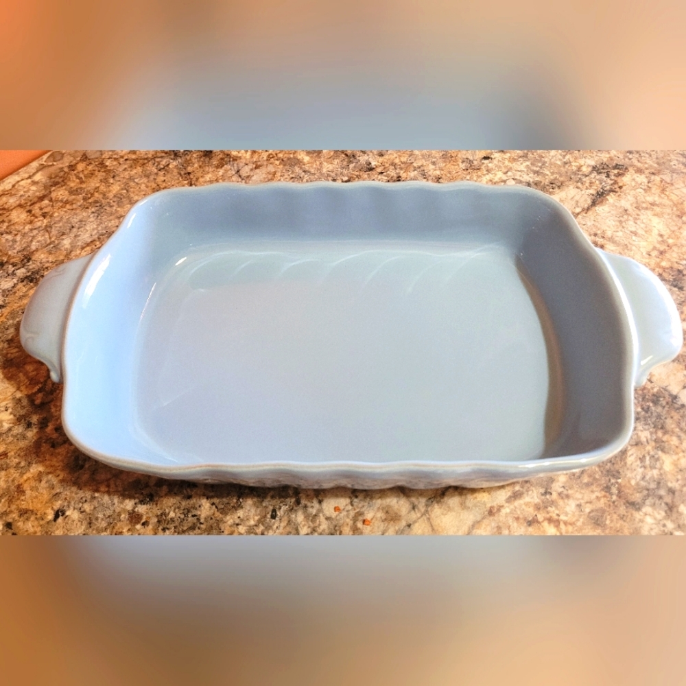 Longaberger 9 x 13 Vtg Blue Vine mist